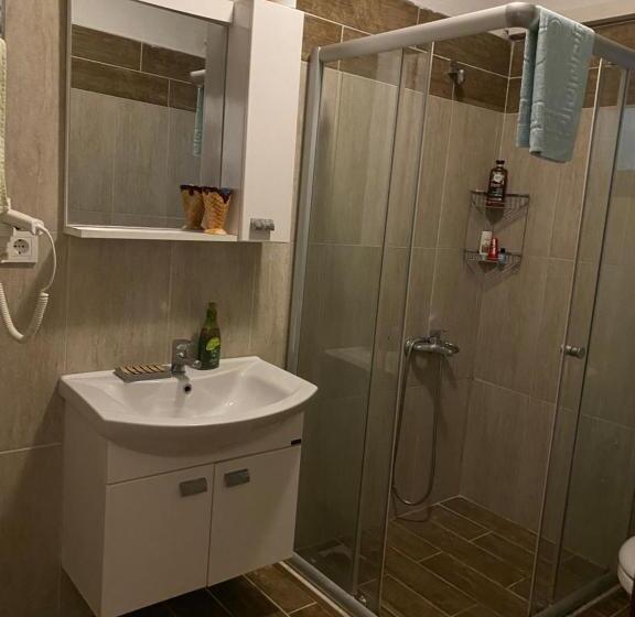 Номер Стандарт Вид на Сад, Casa Roja