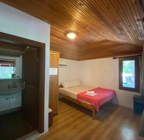 Номер Стандарт Вид на Сад, Casa Roja