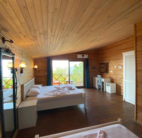 Трехместный Номер Deluxe Вид на Море, Casa Roja