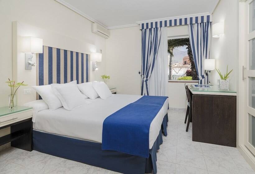 Family Room, H10 Las Palmeras