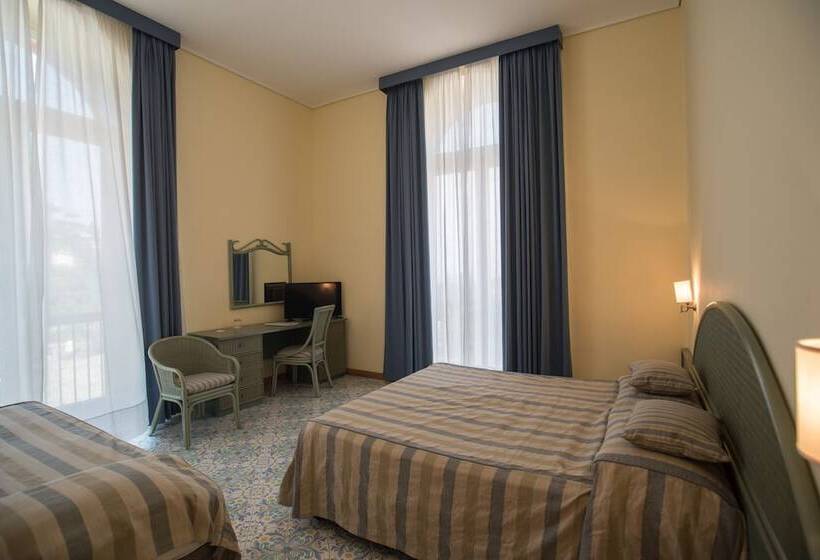 Triple Room Sea View, Villa Maria
