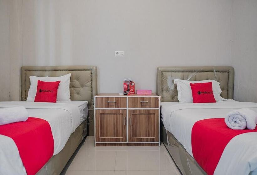 اتاق استاندارد, Reddoorz Syariah At Hotel Grand Mentari