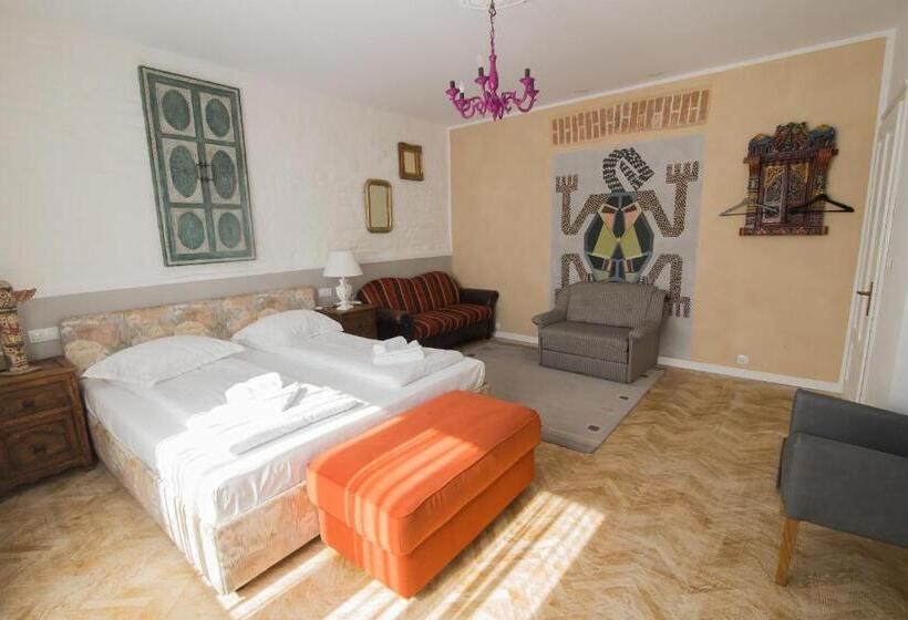 اتاق استاندارد سه نفره, Vila Antica