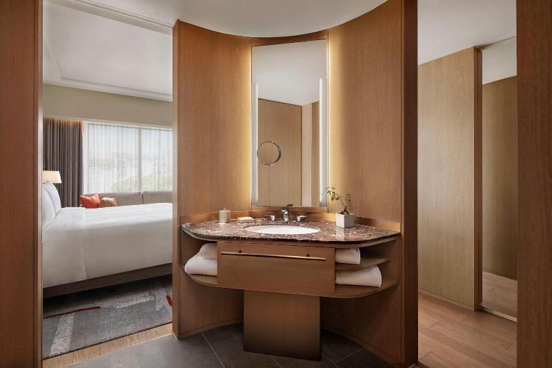 اتاق اجرایی با تخت بزرگ, Jw Marriott Hotel Nara