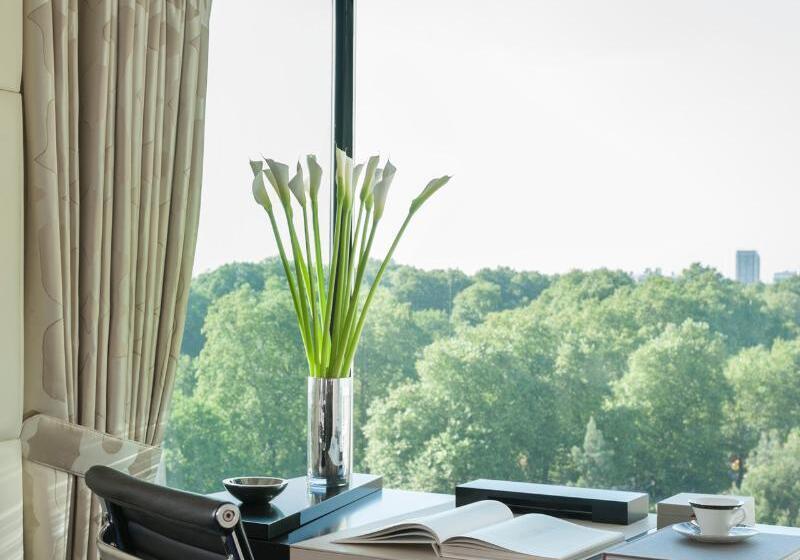 Suite King Bed, Four Seasons Hotel London At Park Lane