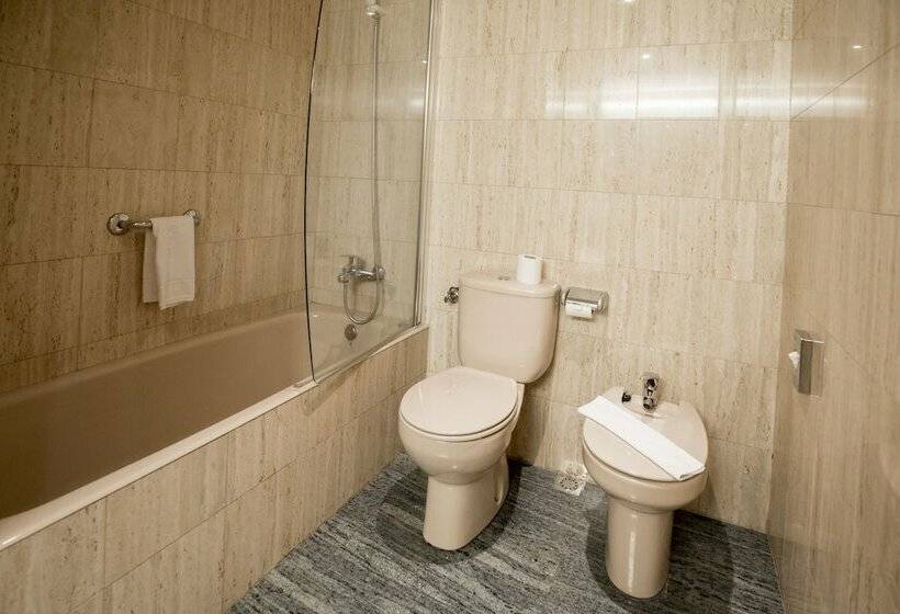 اتاق استاندارد سه نفره, Hesperia Andorra