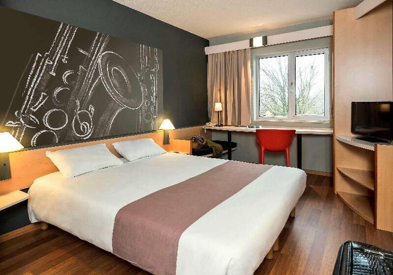 Номер Стандарт Вид на Реку, Ibis Dinant Centre