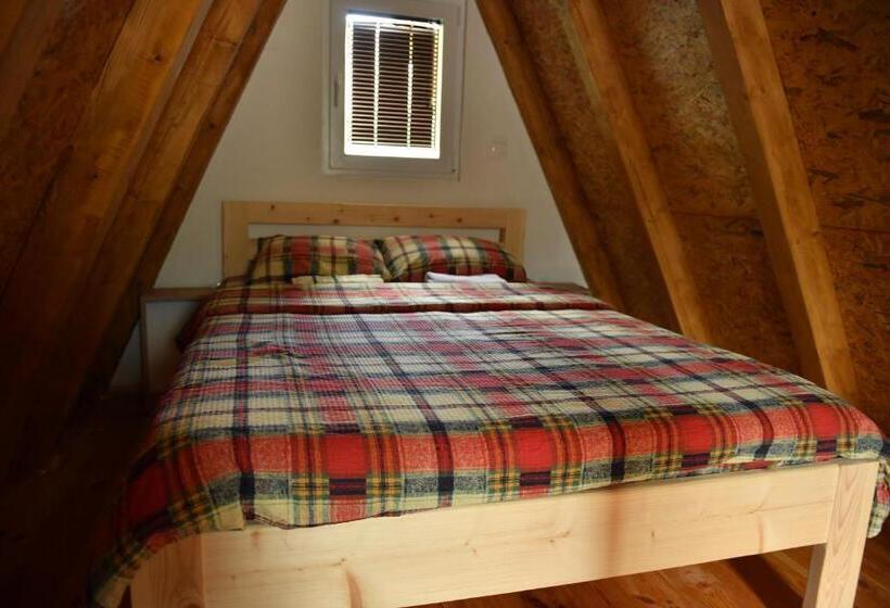 بانگلوی استاندارد, B&b Konak