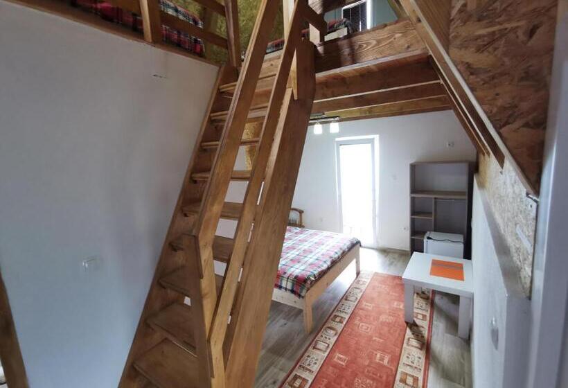 بانگلوی استاندارد, B&b Konak