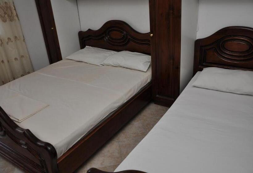 اتاق استاندارد سه تخته با بالکن, Rooms & Apartments Anka