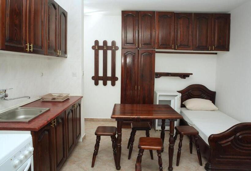 آپارتمان 1 خوابه با بالکن, Rooms & Apartments Anka