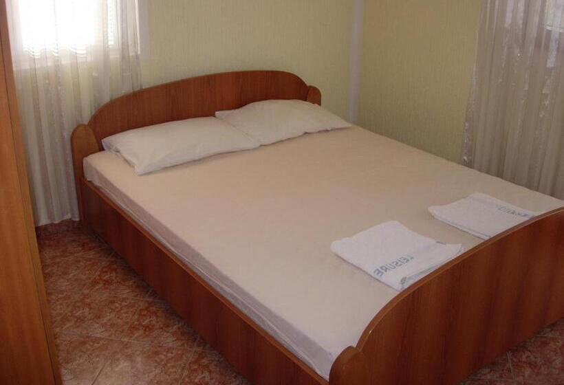 آپارتمان 2 خوابه با بالکن, Rooms & Apartments Anka
