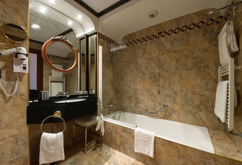 اتاق خانوادگی, Meliá Milano