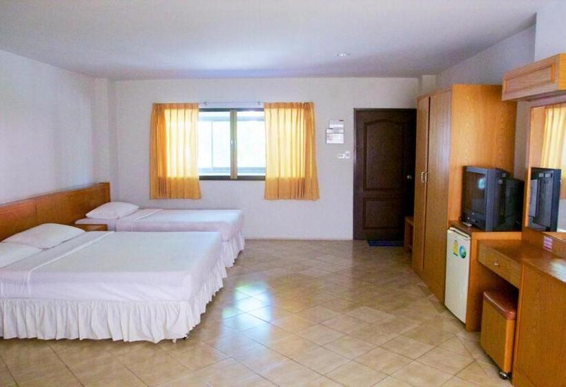 スーペリアトリプルルーム, Sichang Shine Khao Resort