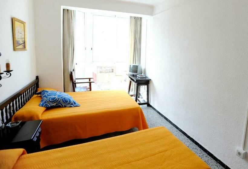스탠다드 룸, Hostal Can Marinés