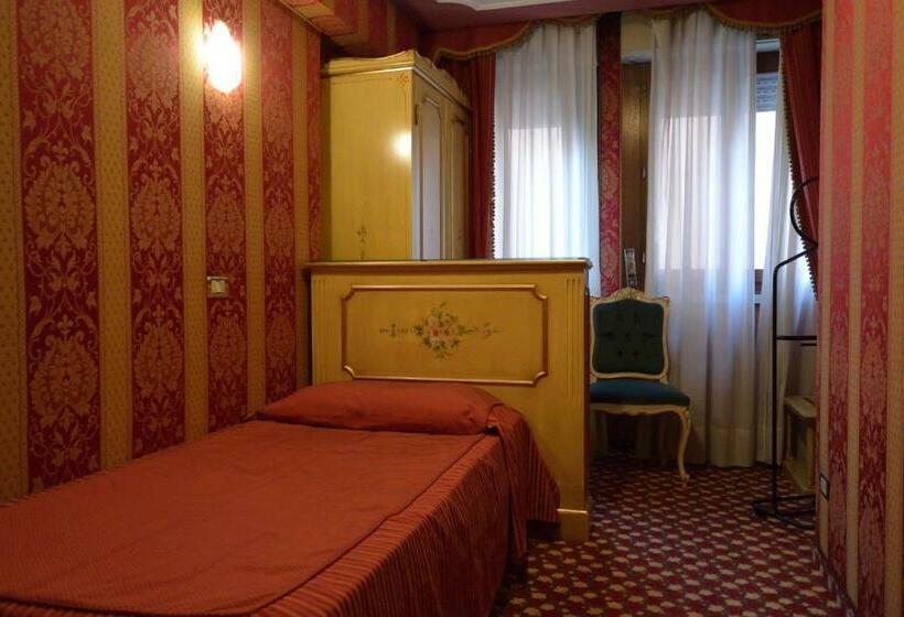اتاق استاندارد یک نفره, Belle Arti