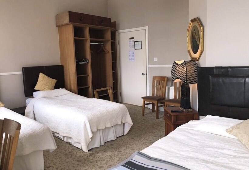 اتاق استاندارد سه نفره, Harveys Guest House