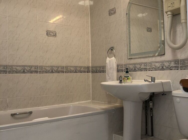 اتاق اکونومی, Harveys Guest House