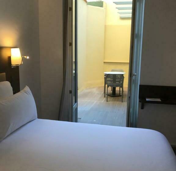 חדר סטנדרט עם מרפסת, Hôtel & Appartements Monsigny