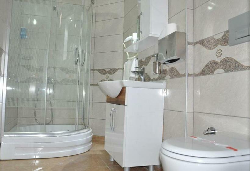 اتاق استاندارد چهارنفره با بالکن, İskele Otel
