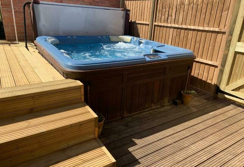 سوئیت با وان آب گرم, The Forge Guest Rooms