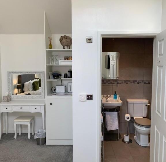 اتاق استاندارد با تخت بزرگ, The Forge Guest Rooms