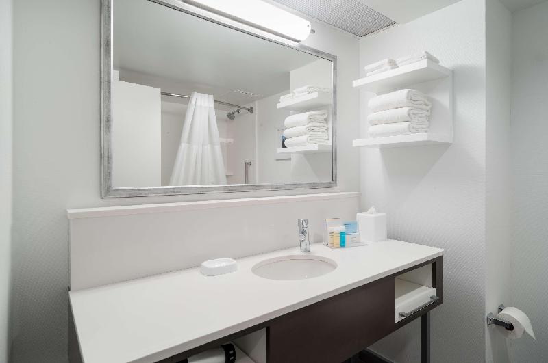 اتاق استاندارد با تخت بزرگ, Hampton Inn Philadelphia Center Cityconvention Center