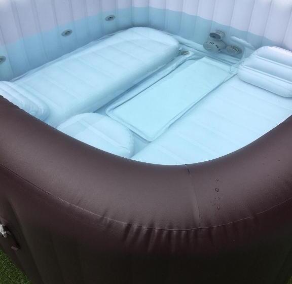 Трехместный Номер Стандарт Вид на Бассейн, Les Belles époques B&b   Piscine   Terrasses   Brumisateurs   Proche Puy Du Fou