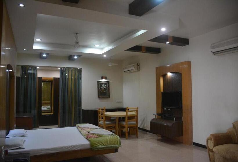 Номер Deluxe, Naveen Residency