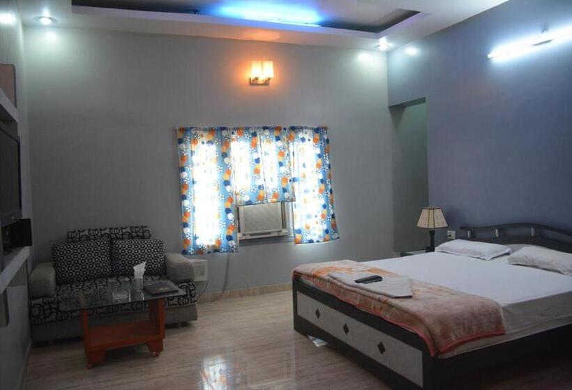 Номер Deluxe Кровать Кинг, Naveen Residency