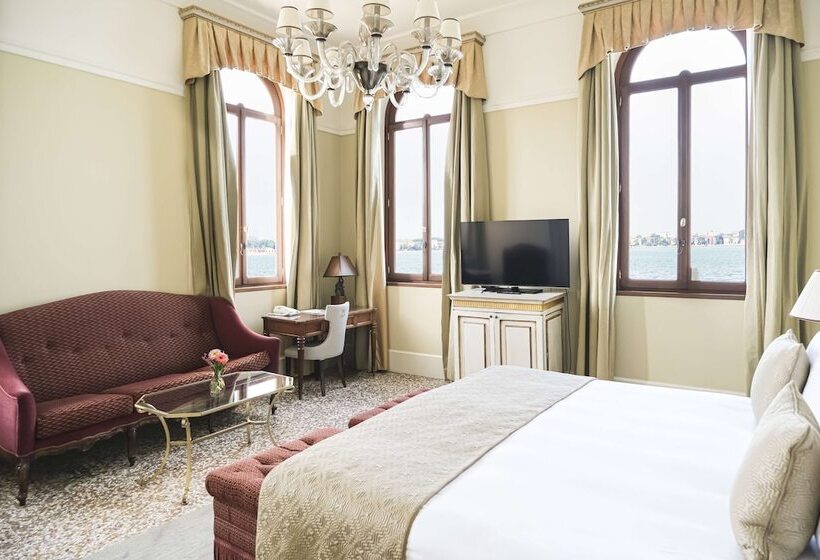 اتاق لوکس با چشم‌انداز دریاچه, San Clemente Palace Kempinski Venice
