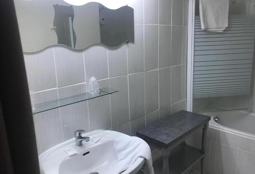 Номер Стандарт Трехместный, De La Gare