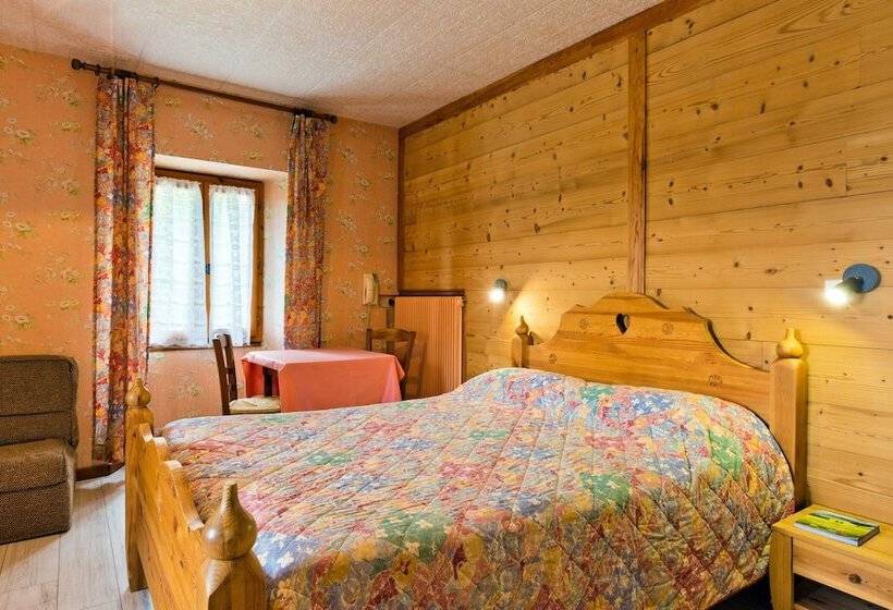 Номер Стандарт, Aux Touristes Hôtel Restaurant