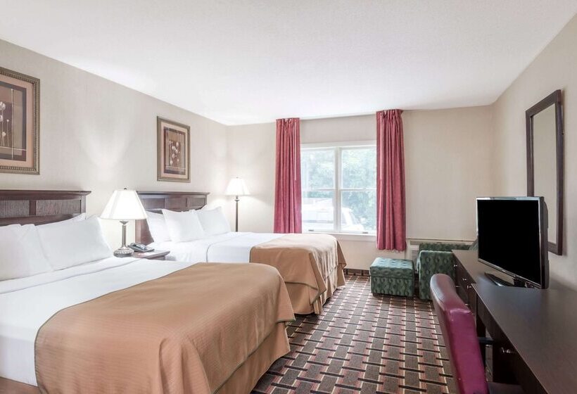 سوییت, Ramada By Wyndham Groton Mystic