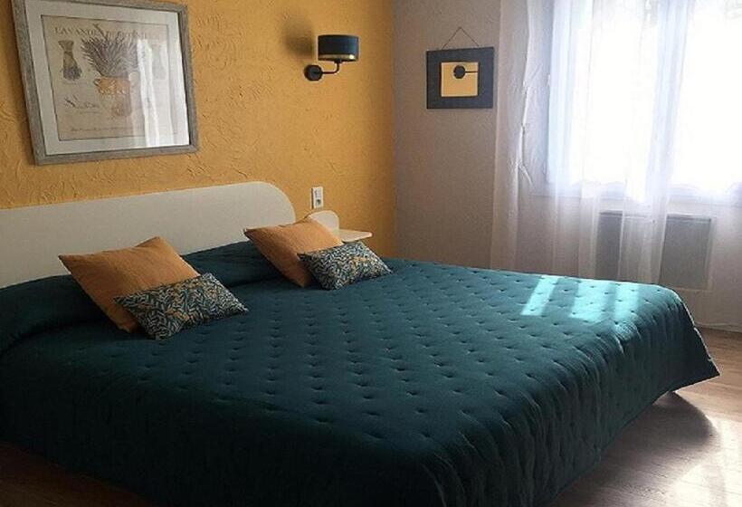 اتاق راحتی, Hôtel Le Chalet Fleuri