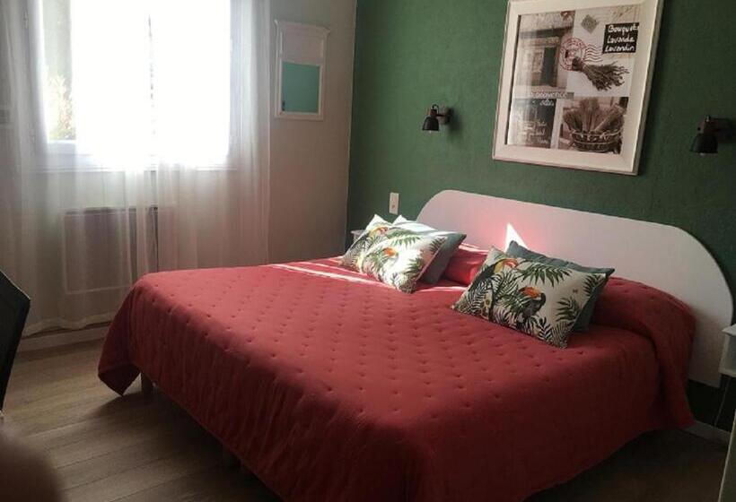 اتاق راحتی, Hôtel Le Chalet Fleuri