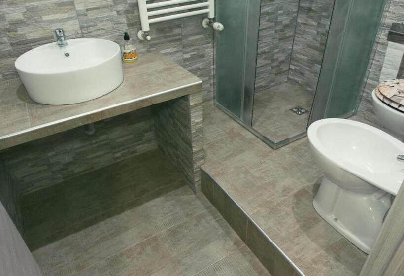 Standard room with outdoor bath, L Antenna