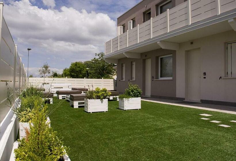 חדר סטנדרט עם מרפסת, Home Suites Home