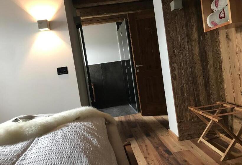 Полулюкс Повышенной Комфортности, Grizzly Haus & Frosch Restaurant   Teritoria