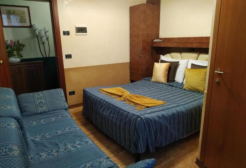 Economy Quadruple Room, Atlantide