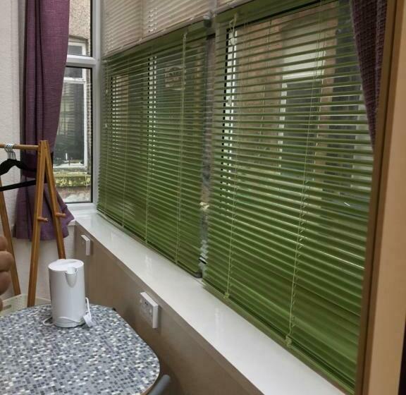 Quarto Familiar, The Danescourt