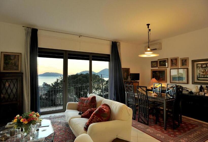 سوییت, Il Golfo Artisti E Poeti Villa Thea