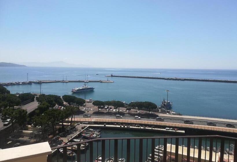 اتاق لوکس با تخت بزرگ, Guest House Domus Cicerone