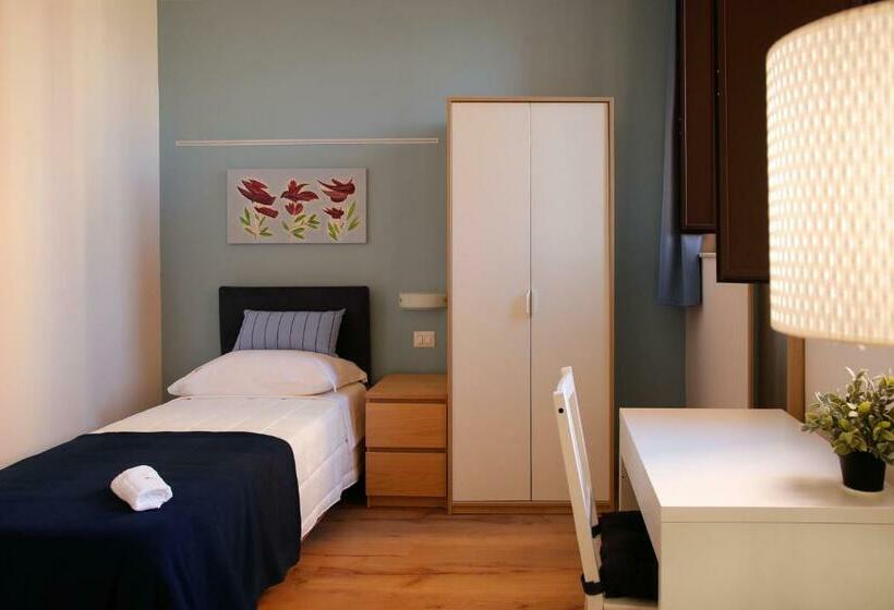 اتاق استاندارد یک نفره, Cianciana