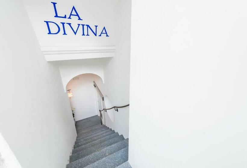 سوییت با چشم‌انداز دریا, La Divina Amalfi Coast