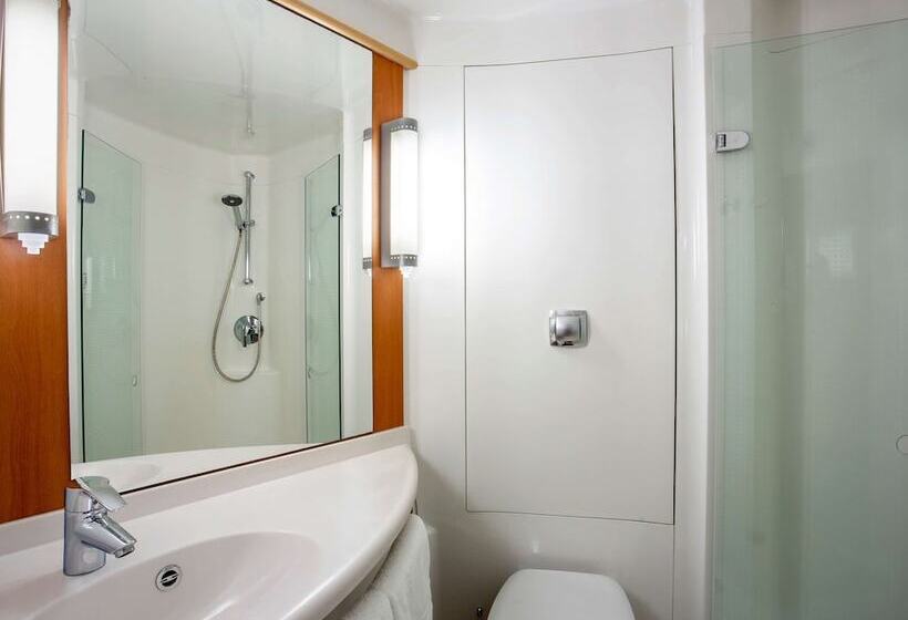 Номер Стандарт, Ibis Belfast Queens Quarter