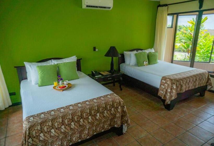 بانگلوی سوپریور, Montana De Fuego All Inclusive