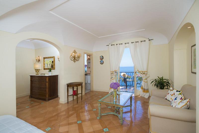 اتاق لوکس با بالکن و چشم‌انداز دریا, Punta Regina