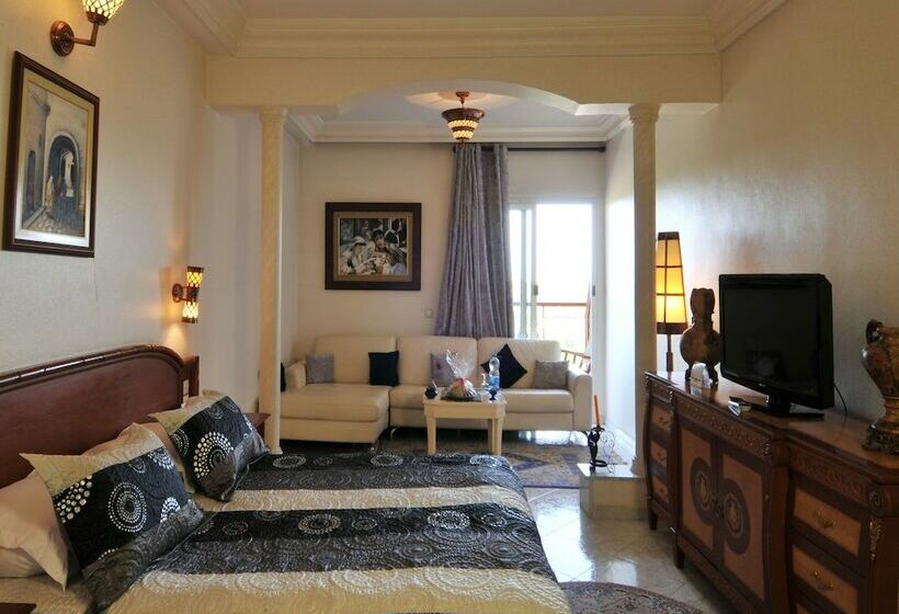 اتاق استاندارد سه نفره, Zalagh Parc Palace