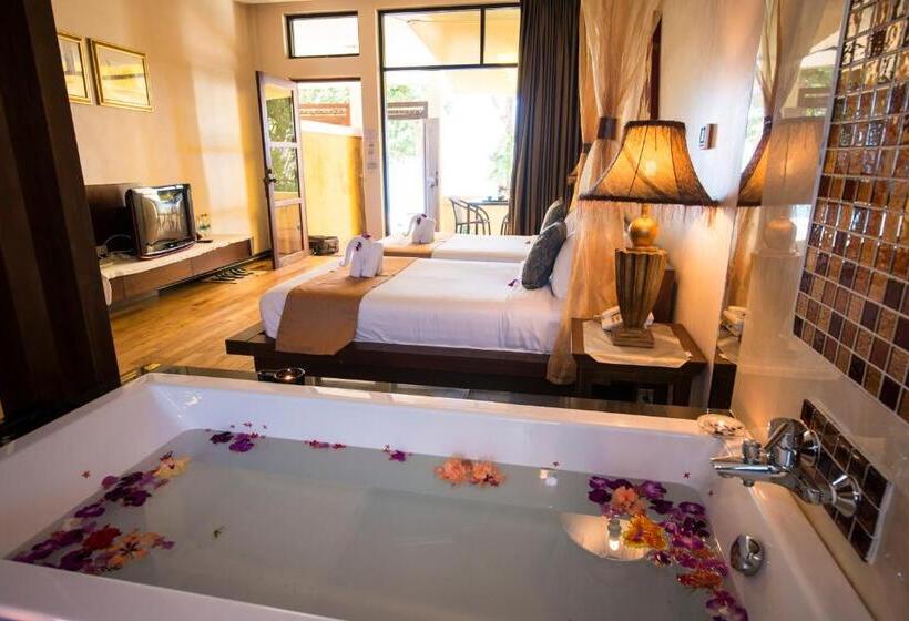 اتاق لوکس با چشم‌انداز دریا, Koh Chang Cliff Beach Resort